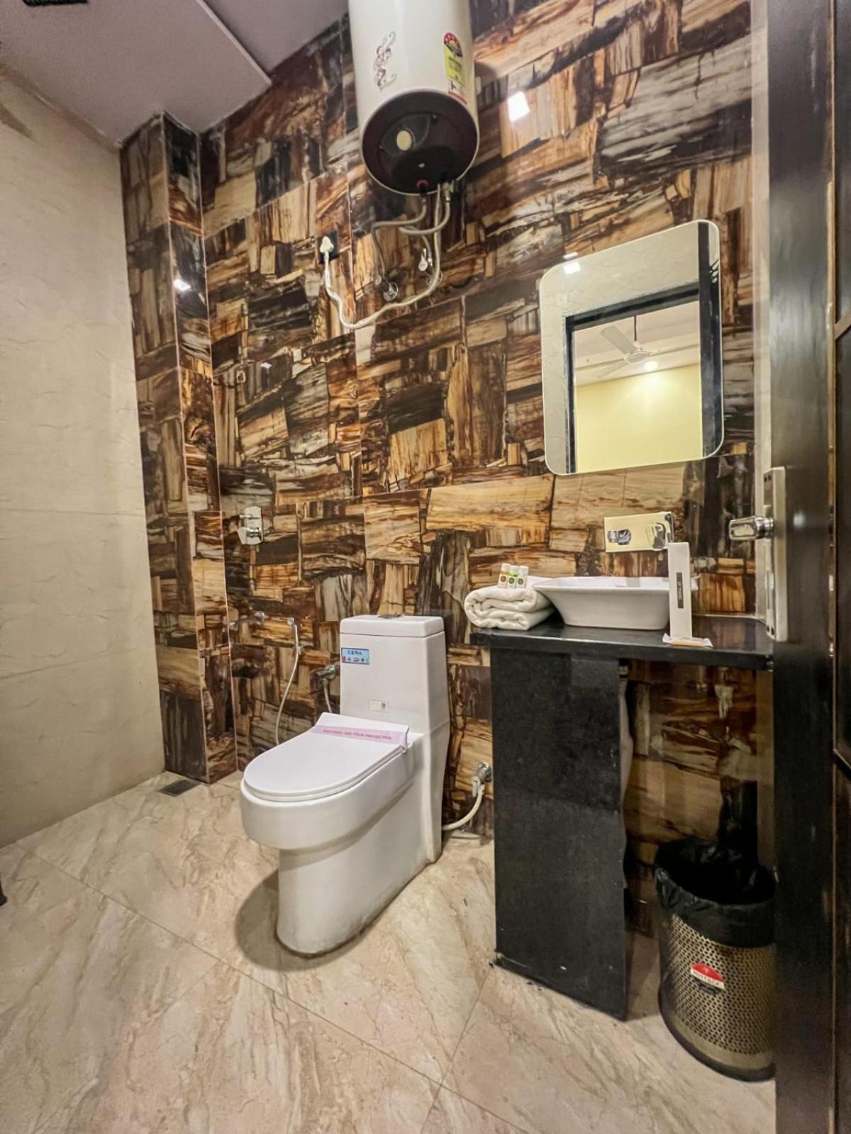 Gsm Hotel Vrindāvan エクステリア 写真