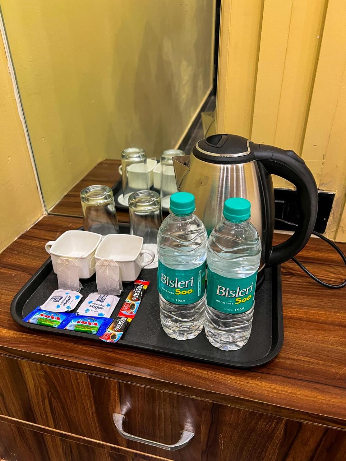 Gsm Hotel Vrindāvan エクステリア 写真